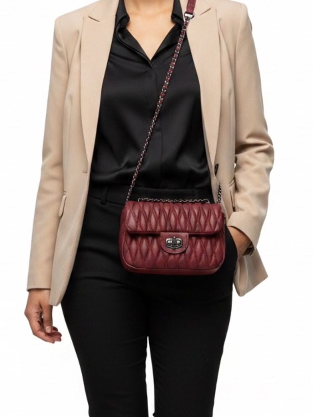 Badgley Mischka NWT Quilted Crossbody Bag in Wine